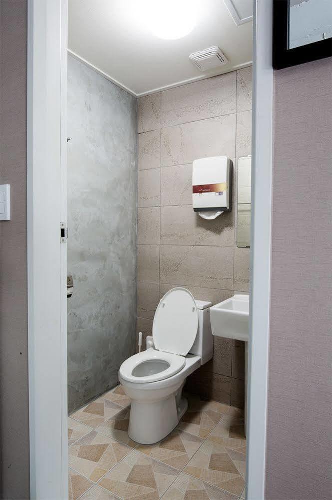Story In Jeju Guesthouse ภายนอก รูปภาพ